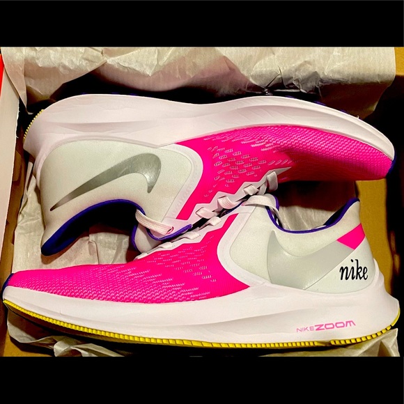 Nike Shoes - Nike Zoom Winflo 6